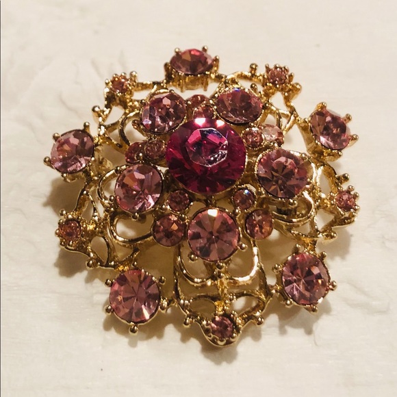 Vintage Pink Rhinestone Gold Tone Brooch - Picture 5 of 6